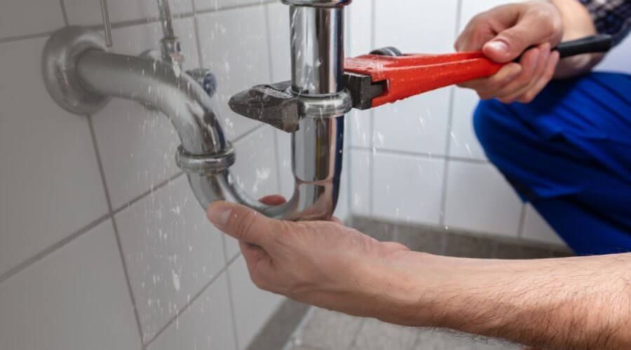 Expert burst pipe repair services in Pittsburg, TX